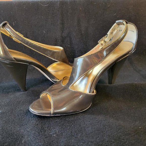 Patent leather metallic beige with gold trim 3 1/2 inch Ann Taylor heels size 6 - Picture 5 of 9